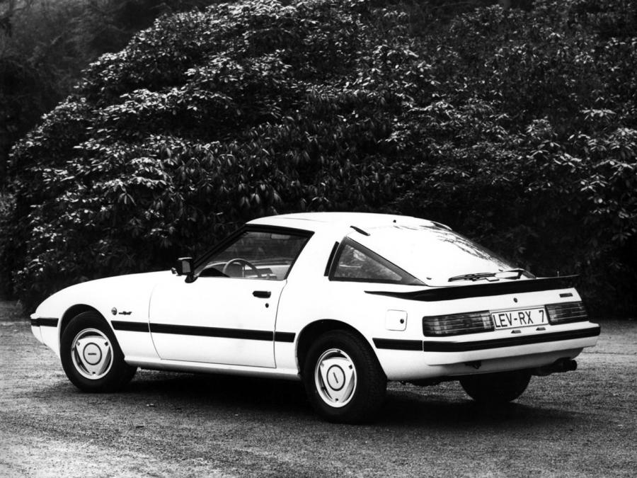  Mazda RX-7 (SA) 1981 года  (фото 8 из 10)
